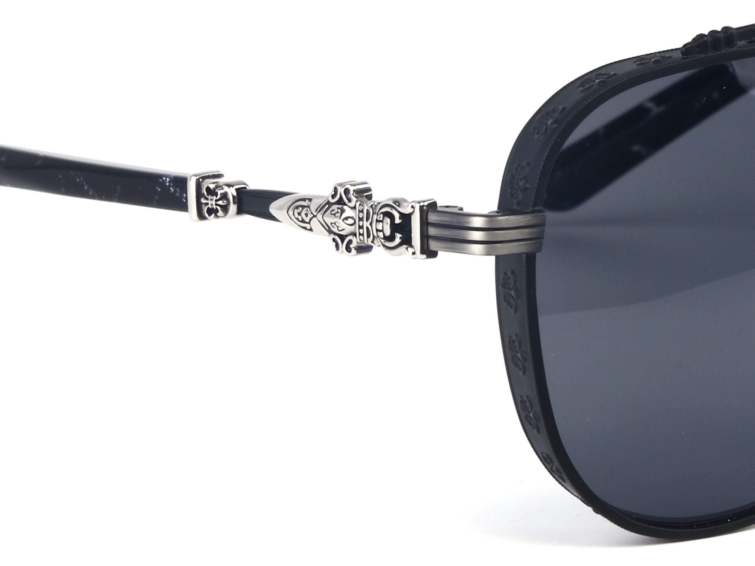 Chrome-hearts-Armadildoe-7