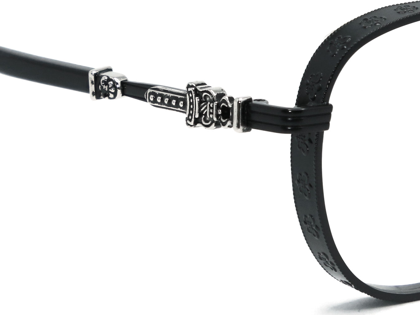 Chrome-Hearts-Armadildoe-11