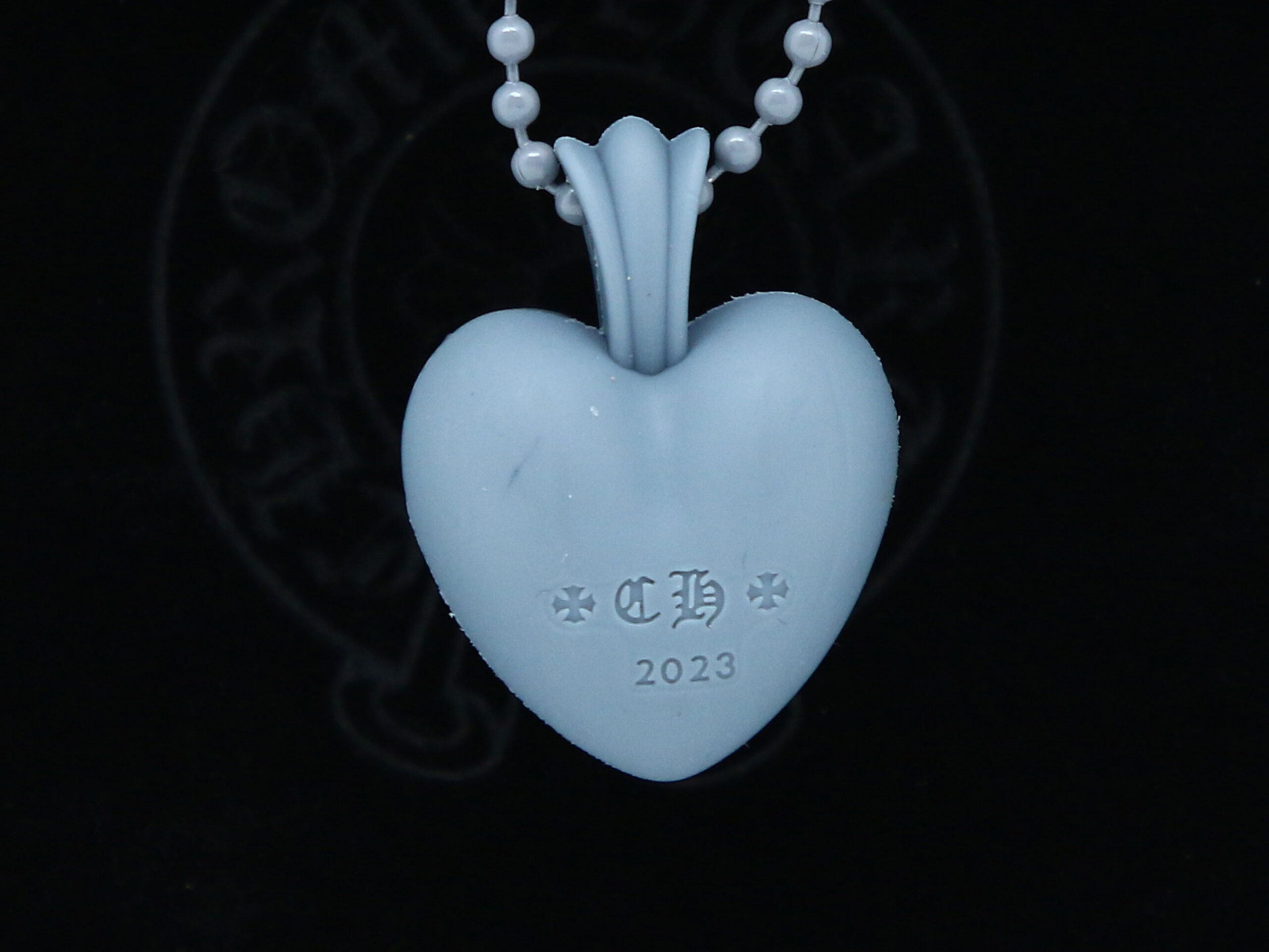 Силиконовое сердце Chrome Hearts 15