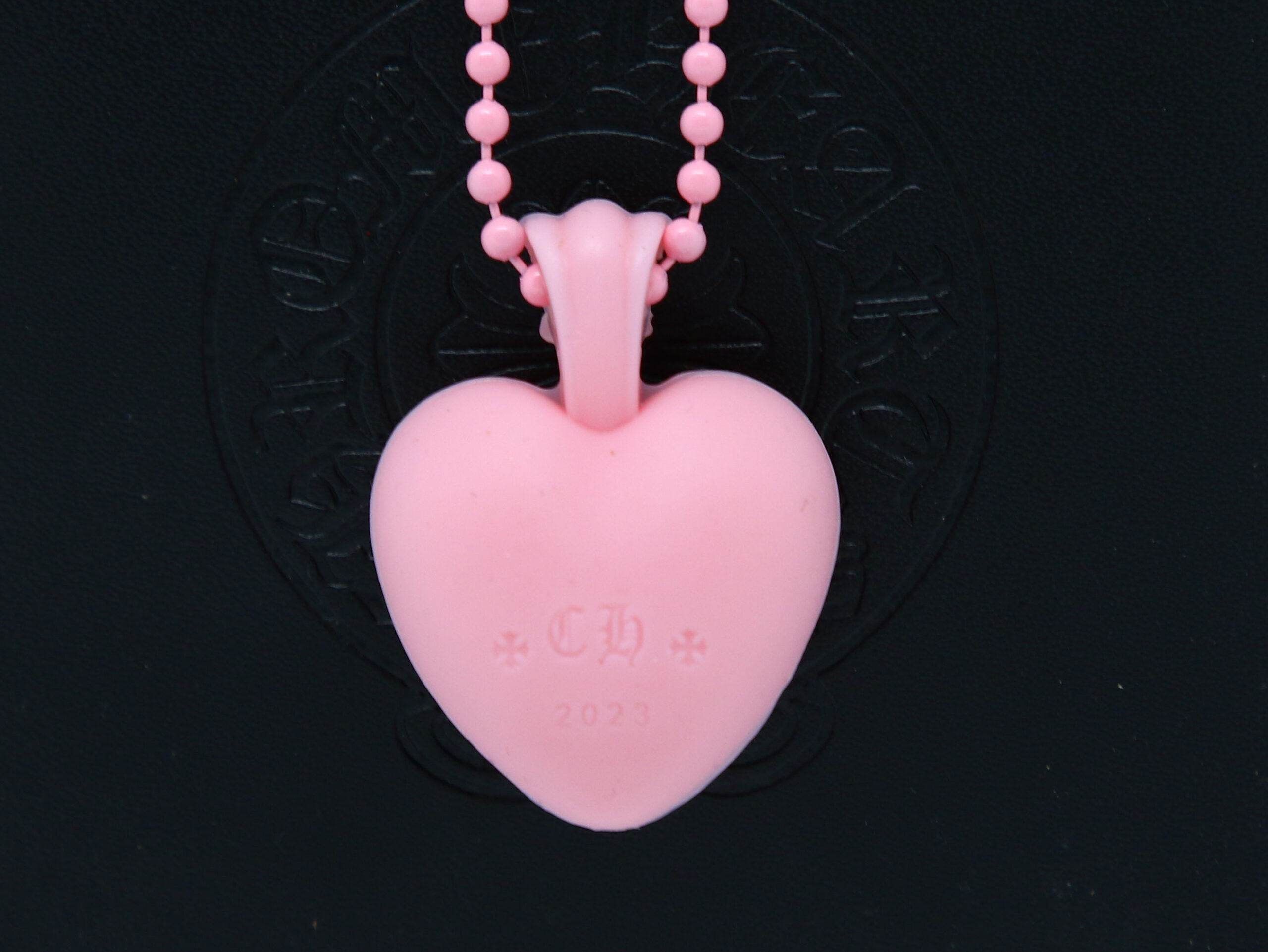 Силиконовое сердце Chrome Hearts 30