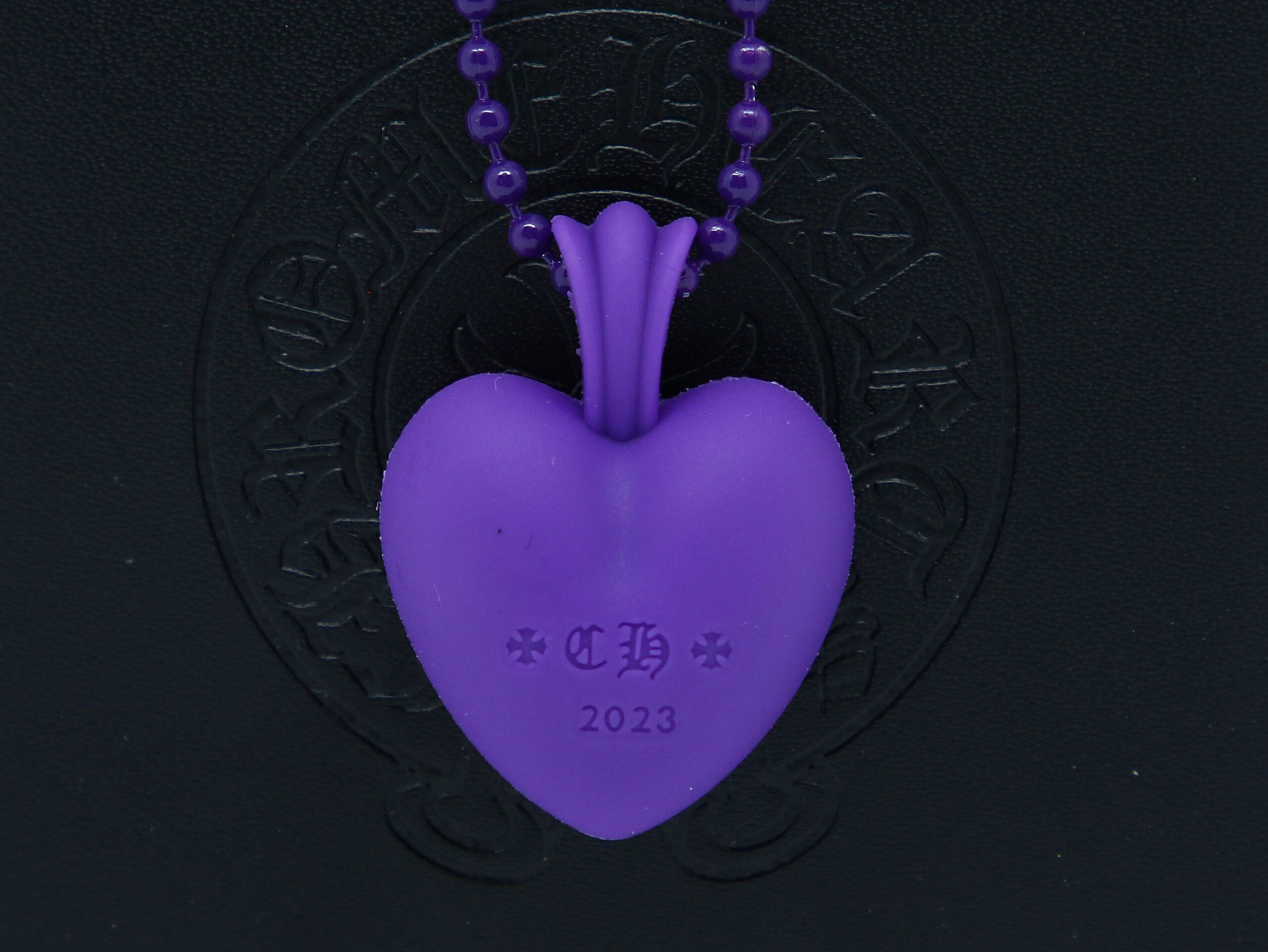 Силиконовое сердце Chrome Hearts 35