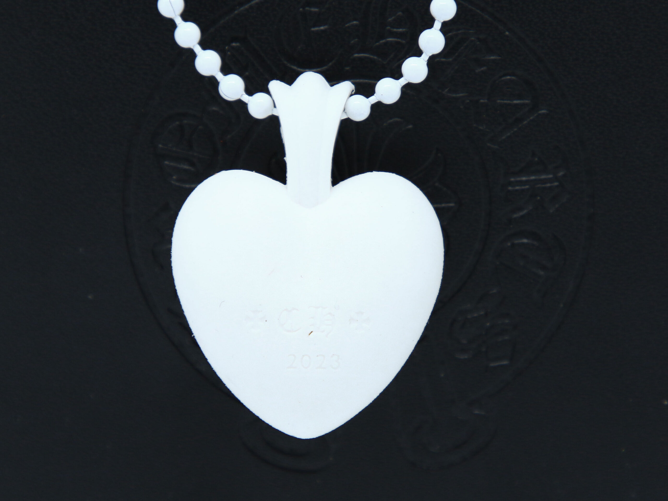 Силиконовое сердце Chrome Hearts 43