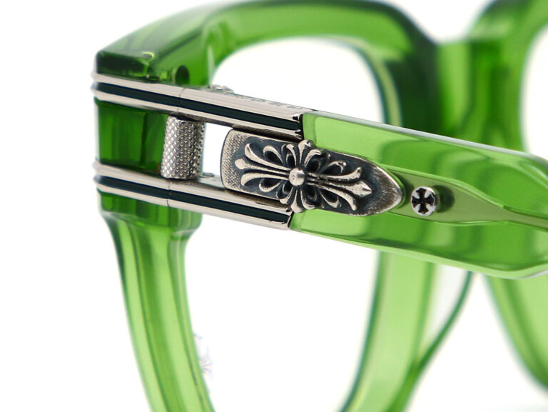 Гайд по медицинским оправам: виды, материалы, посадка, размеры